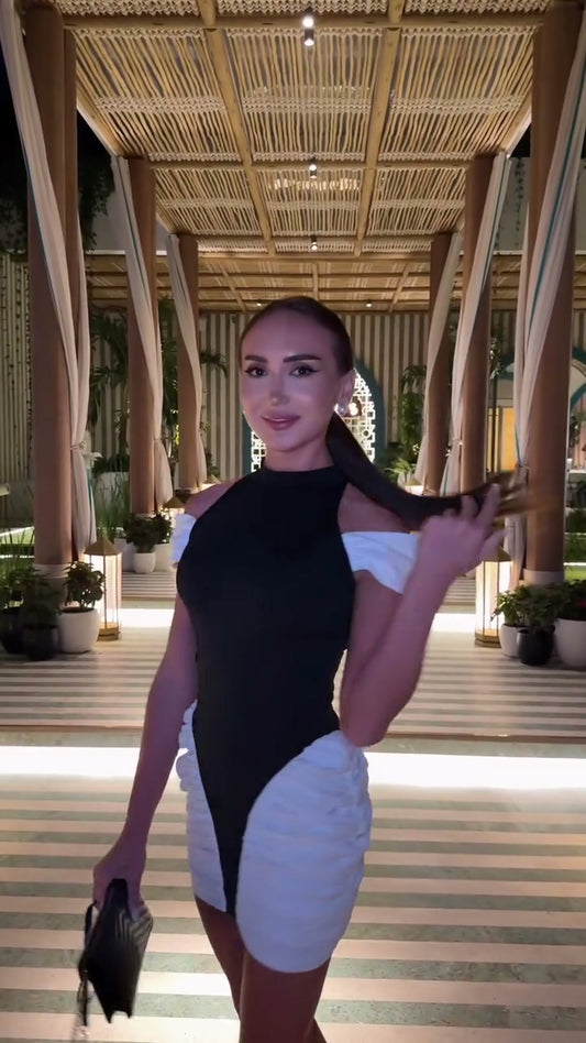 Amelie Dress, worn on a model (video)